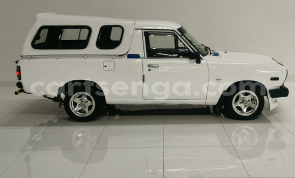 Buy Used Nissan Pickup White Car in Ezulwini in Hhohho Buy Used Nissan Pickup White Car in Ezulwini in Hhohho