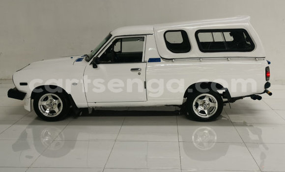 Buy Used Nissan Pickup White Car in Ezulwini in Hhohho Buy Used Nissan Pickup White Car in Ezulwini in Hhohho