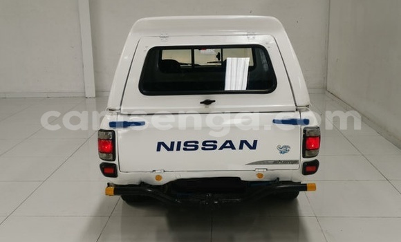 Buy Used Nissan Pickup White Car in Ezulwini in Hhohho Buy Used Nissan Pickup White Car in Ezulwini in Hhohho