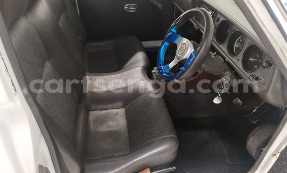 Buy Used Nissan Pickup White Car in Ezulwini in Hhohho Buy Used Nissan Pickup White Car in Ezulwini in Hhohho