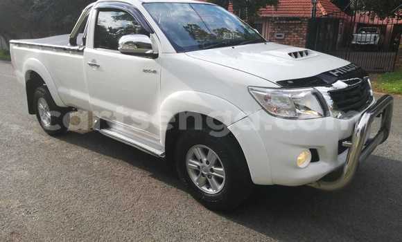 Nunua Ilio tumika Toyota Hilux White Gari ndani ya Ezulwini nchini Hhohho Nunua Ilio tumika Toyota Hilux White Gari ndani ya Ezulwini nchini Hhohho