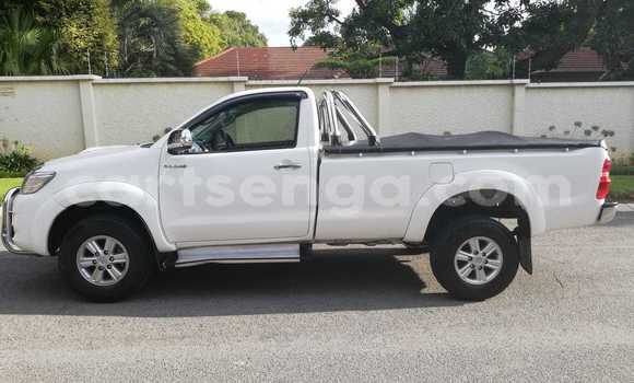 Nunua Ilio tumika Toyota Hilux White Gari ndani ya Ezulwini nchini Hhohho Nunua Ilio tumika Toyota Hilux White Gari ndani ya Ezulwini nchini Hhohho