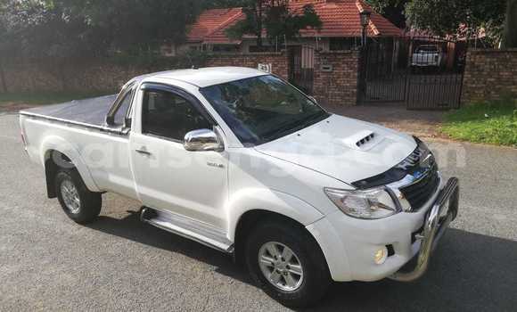 Nunua Ilio tumika Toyota Hilux White Gari ndani ya Ezulwini nchini Hhohho Nunua Ilio tumika Toyota Hilux White Gari ndani ya Ezulwini nchini Hhohho