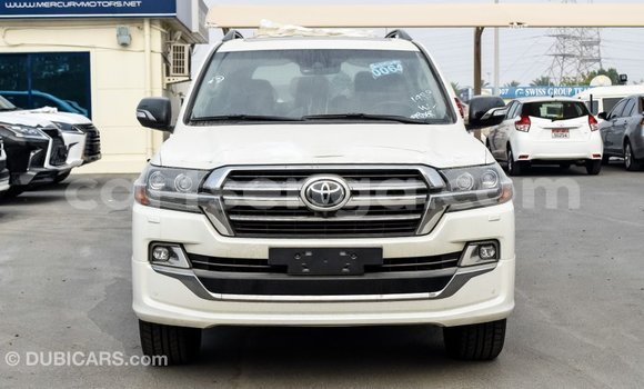 Buy Import Toyota Land Cruiser White Car in Import - Dubai in Hhohho Buy Import Toyota Land Cruiser White Car in Import - Dubai in Hhohho
