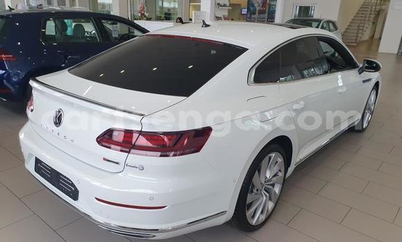 Nunua Ilio tumika Volkswagen Arteon White Gari ndani ya Big Bend nchini Lubombo Nunua Ilio tumika Volkswagen Arteon White Gari ndani ya Big Bend nchini Lubombo