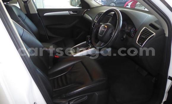 Nunua Ilio tumika Audi Q5 White Gari ndani ya Big Bend nchini Lubombo Nunua Ilio tumika Audi Q5 White Gari ndani ya Big Bend nchini Lubombo