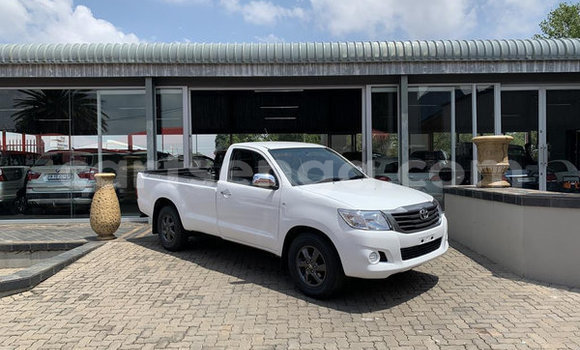 Nunua Ilio tumika Toyota Hilux White Gari ndani ya Big Bend nchini Lubombo Nunua Ilio tumika Toyota Hilux White Gari ndani ya Big Bend nchini Lubombo