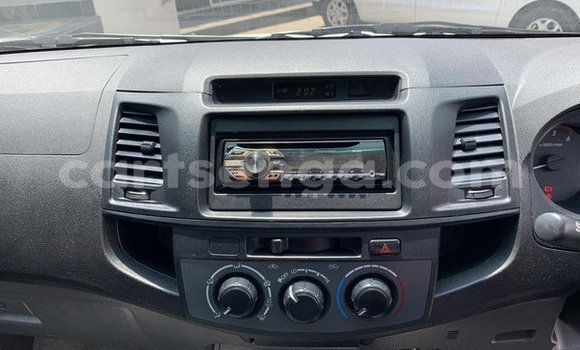 Nunua Ilio tumika Toyota Hilux White Gari ndani ya Big Bend nchini Lubombo Nunua Ilio tumika Toyota Hilux White Gari ndani ya Big Bend nchini Lubombo