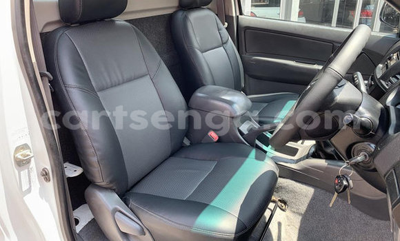 Nunua Ilio tumika Toyota Hilux White Gari ndani ya Big Bend nchini Lubombo Nunua Ilio tumika Toyota Hilux White Gari ndani ya Big Bend nchini Lubombo