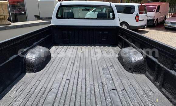 Nunua Ilio tumika Toyota Hilux White Gari ndani ya Big Bend nchini Lubombo Nunua Ilio tumika Toyota Hilux White Gari ndani ya Big Bend nchini Lubombo