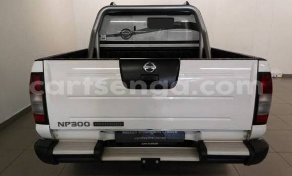 Acheter Occasion Voiture Nissan NP 300 Blanc à Bulembu, Hhohho Acheter Occasion Voiture Nissan NP 300 Blanc à Bulembu, Hhohho