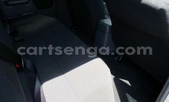 Nunua Ilio tumika Nissan NP 300 Silver Gari ndani ya Ezulwini nchini Hhohho Nunua Ilio tumika Nissan NP 300 Silver Gari ndani ya Ezulwini nchini Hhohho