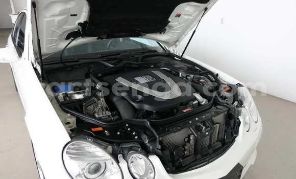 Buy Used Mercedes‒Benz E–Class White Car in Hluti in Shiselweni District Buy Used Mercedes‒Benz E–Class White Car in Hluti in Shiselweni District