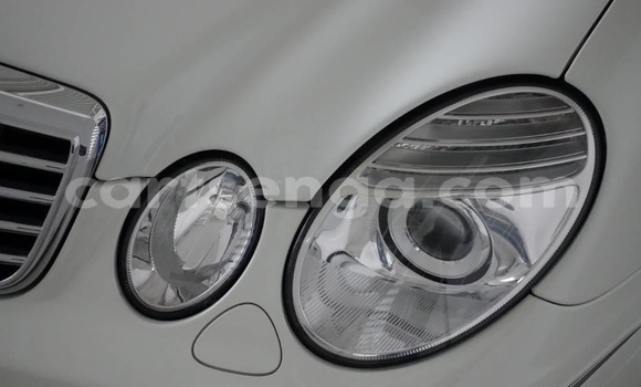 Buy Used Mercedes‒Benz E–Class White Car in Hluti in Shiselweni District Buy Used Mercedes‒Benz E–Class White Car in Hluti in Shiselweni District