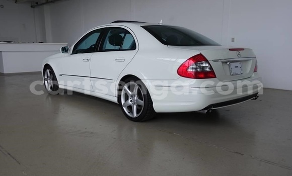 Buy Used Mercedes‒Benz E–Class White Car in Hluti in Shiselweni District Buy Used Mercedes‒Benz E–Class White Car in Hluti in Shiselweni District