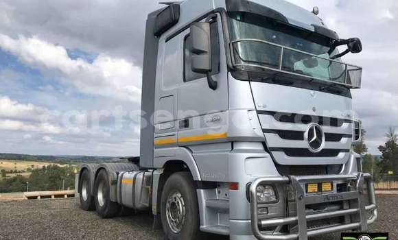 Acheter Occasion Utilitaire Mercedes‒Benz Truck Gris à Manzini, Manzini Acheter Occasion Utilitaire Mercedes‒Benz Truck Gris à Manzini, Manzini