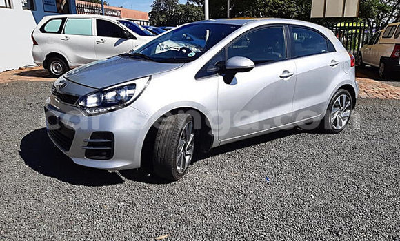 Nunua Ilio tumika Kia Rio Silver Gari ndani ya Big Bend nchini Lubombo Nunua Ilio tumika Kia Rio Silver Gari ndani ya Big Bend nchini Lubombo