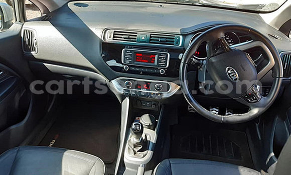 Nunua Ilio tumika Kia Rio Silver Gari ndani ya Big Bend nchini Lubombo Nunua Ilio tumika Kia Rio Silver Gari ndani ya Big Bend nchini Lubombo