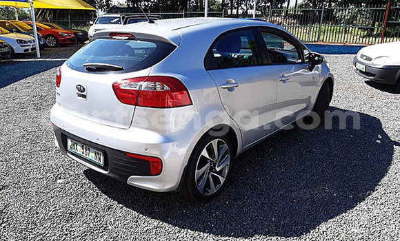 Nunua Ilio tumika Kia Rio Silver Gari ndani ya Big Bend nchini Lubombo Nunua Ilio tumika Kia Rio Silver Gari ndani ya Big Bend nchini Lubombo