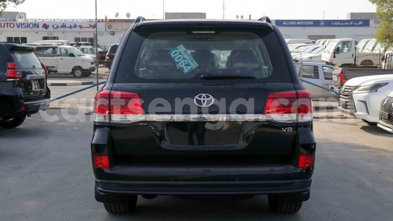 Big with watermark toyota land cruiser hhohho import dubai 12862