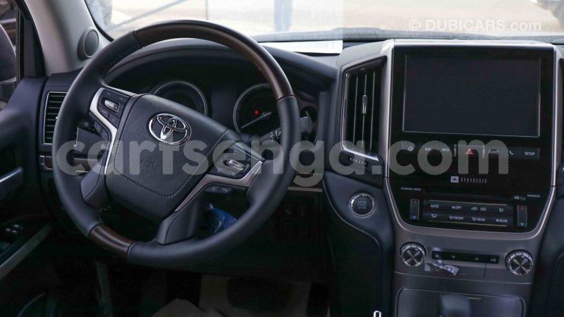 Big with watermark toyota land cruiser hhohho import dubai 12862