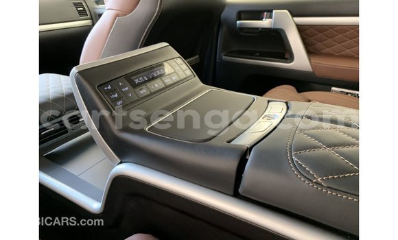 Nunua Imported Toyota Land Cruiser Black Gari ndani ya Import - Dubai nchini Hhohho Nunua Imported Toyota Land Cruiser Black Gari ndani ya Import - Dubai nchini Hhohho