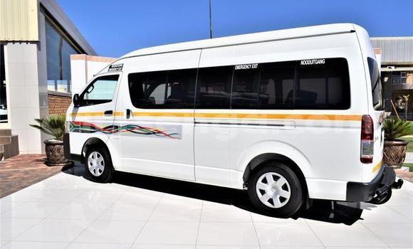 Acheter Occasion Voiture Toyota Aqua Blanc à Ezulwini, Hhohho Acheter Occasion Voiture Toyota Aqua Blanc à Ezulwini, Hhohho