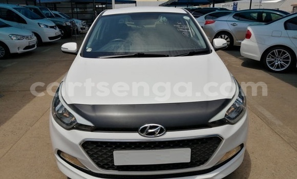 Nunua Ilio tumika Hyundai i20 White Gari ndani ya Big Bend nchini Lubombo Nunua Ilio tumika Hyundai i20 White Gari ndani ya Big Bend nchini Lubombo
