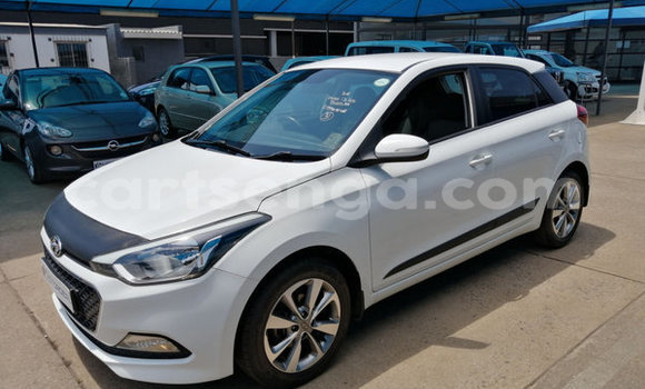 Nunua Ilio tumika Hyundai i20 White Gari ndani ya Big Bend nchini Lubombo Nunua Ilio tumika Hyundai i20 White Gari ndani ya Big Bend nchini Lubombo