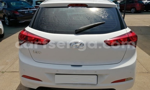 Nunua Ilio tumika Hyundai i20 White Gari ndani ya Big Bend nchini Lubombo Nunua Ilio tumika Hyundai i20 White Gari ndani ya Big Bend nchini Lubombo