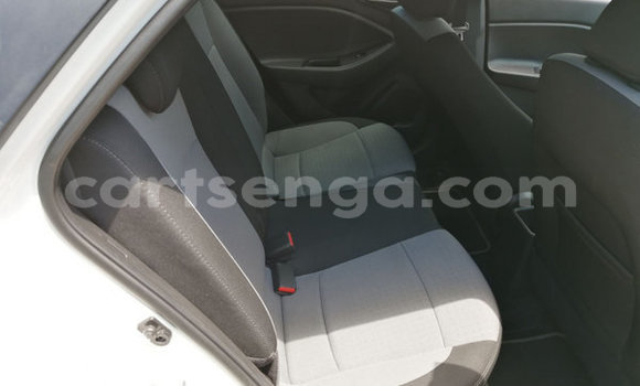 Nunua Ilio tumika Hyundai i20 White Gari ndani ya Big Bend nchini Lubombo Nunua Ilio tumika Hyundai i20 White Gari ndani ya Big Bend nchini Lubombo