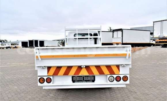 Acheter Occasion Voiture Hyundai Verna Blanc à Ezulwini, Hhohho Acheter Occasion Voiture Hyundai Verna Blanc à Ezulwini, Hhohho