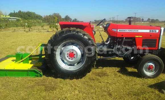 Buy Used Mitsubishi L400 Red Truck in Ezulwini in Hhohho