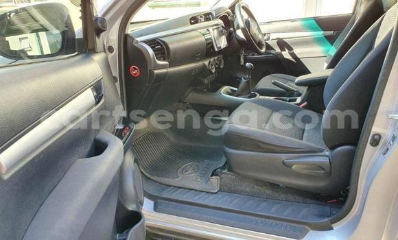 Nunua Ilio tumika Toyota Hilux Silver Gari ndani ya Manzini nchini Manzini Nunua Ilio tumika Toyota Hilux Silver Gari ndani ya Manzini nchini Manzini