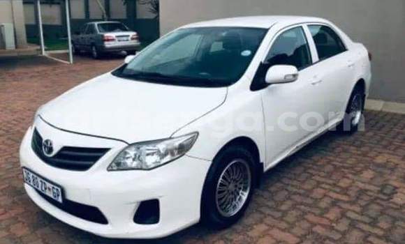 Acheter Occasion Voiture Toyota Corolla Blanc à Hlatikulu, Shiselweni District Acheter Occasion Voiture Toyota Corolla Blanc à Hlatikulu, Shiselweni District
