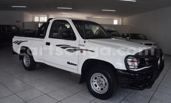 Nunua Ilio tumika Toyota Hilux White Gari ndani ya Mbabane nchini Manzini Nunua Ilio tumika Toyota Hilux White Gari ndani ya Mbabane nchini Manzini