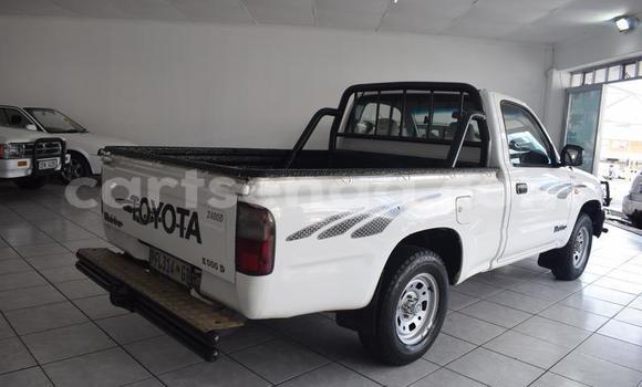 Nunua Ilio tumika Toyota Hilux White Gari ndani ya Mbabane nchini Manzini Nunua Ilio tumika Toyota Hilux White Gari ndani ya Mbabane nchini Manzini