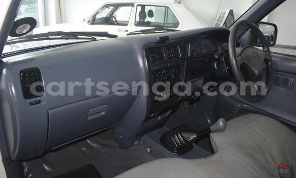 Nunua Ilio tumika Toyota Hilux White Gari ndani ya Mbabane nchini Manzini Nunua Ilio tumika Toyota Hilux White Gari ndani ya Mbabane nchini Manzini