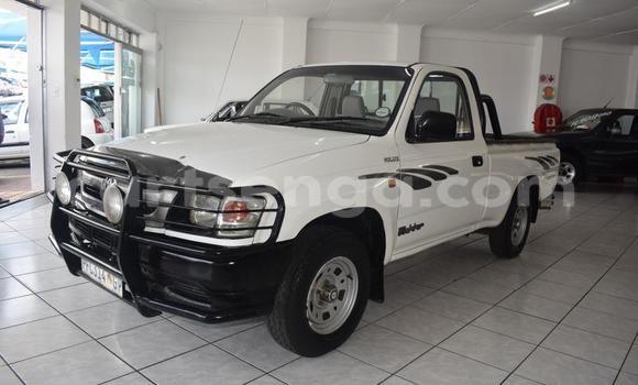 Nunua Ilio tumika Toyota Hilux White Gari ndani ya Mbabane nchini Manzini Nunua Ilio tumika Toyota Hilux White Gari ndani ya Mbabane nchini Manzini