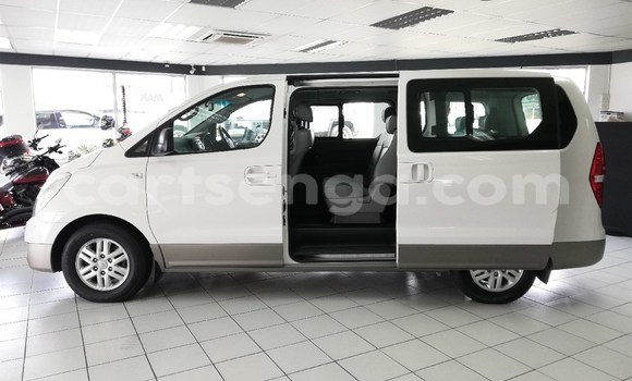 Nunua Ilio tumika Hyundai H1 White Gari ndani ya Mbabane nchini Manzini Nunua Ilio tumika Hyundai H1 White Gari ndani ya Mbabane nchini Manzini