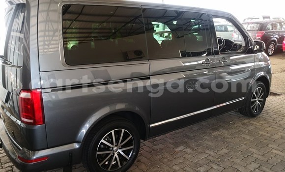 Nunua Ilio tumika Volkswagen Caravelle Silver Gari ndani ya Mbabane nchini Manzini Nunua Ilio tumika Volkswagen Caravelle Silver Gari ndani ya Mbabane nchini Manzini