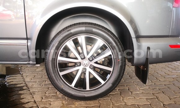 Nunua Ilio tumika Volkswagen Caravelle Silver Gari ndani ya Mbabane nchini Manzini Nunua Ilio tumika Volkswagen Caravelle Silver Gari ndani ya Mbabane nchini Manzini