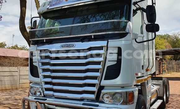 Nunua Ilio tumika DAF CF White Lori ndani ya Hlatikulu nchini Wilaya ya Shiselweni Nunua Ilio tumika DAF CF White Lori ndani ya Hlatikulu nchini Wilaya ya Shiselweni