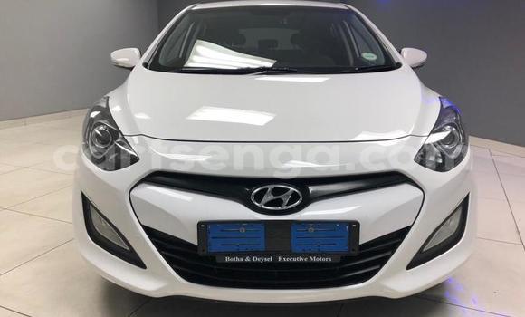 Acheter Occasion Voiture Hyundai i30 Blanc à Malkerns, Manzini Acheter Occasion Voiture Hyundai i30 Blanc à Malkerns, Manzini