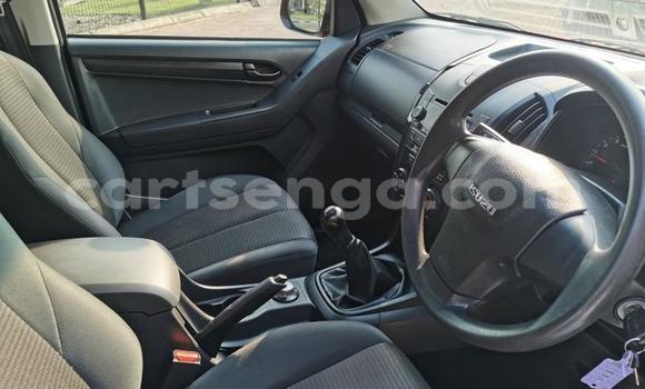 Nunua Ilio tumika Isuzu KB Red Gari ndani ya Mbabane nchini Manzini Nunua Ilio tumika Isuzu KB Red Gari ndani ya Mbabane nchini Manzini