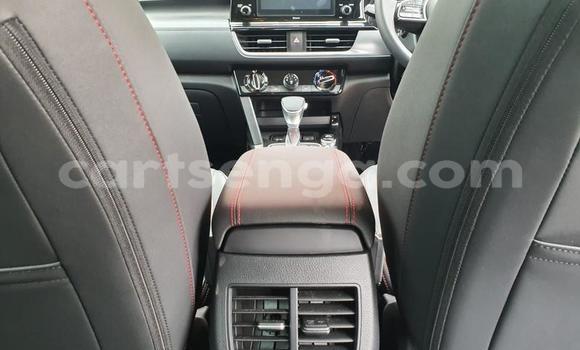 Nunua Ilio tumika Kia Stonic Blue Gari ndani ya Big Bend nchini Lubombo Nunua Ilio tumika Kia Stonic Blue Gari ndani ya Big Bend nchini Lubombo