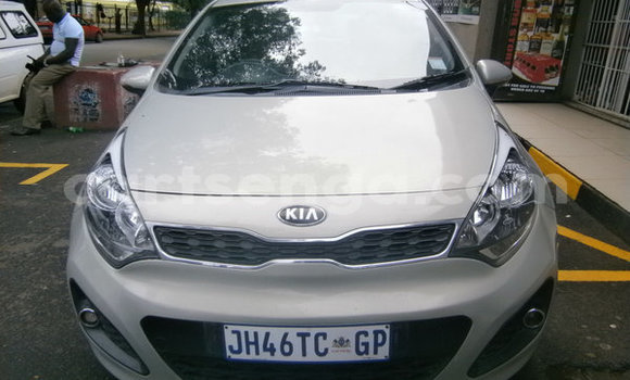 Acheter Occasion Voiture Kia Rio Gris à Hlatikulu, Shiselweni District Acheter Occasion Voiture Kia Rio Gris à Hlatikulu, Shiselweni District