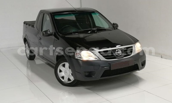 Buy Used Nissan NP 300 Beige Car in Ezulwini in Hhohho Buy Used Nissan NP 300 Beige Car in Ezulwini in Hhohho