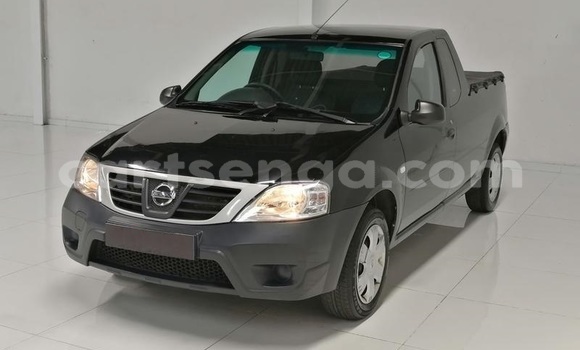 Buy Used Nissan NP 300 Beige Car in Ezulwini in Hhohho Buy Used Nissan NP 300 Beige Car in Ezulwini in Hhohho