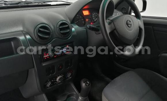 Buy Used Nissan NP 300 Beige Car in Ezulwini in Hhohho Buy Used Nissan NP 300 Beige Car in Ezulwini in Hhohho